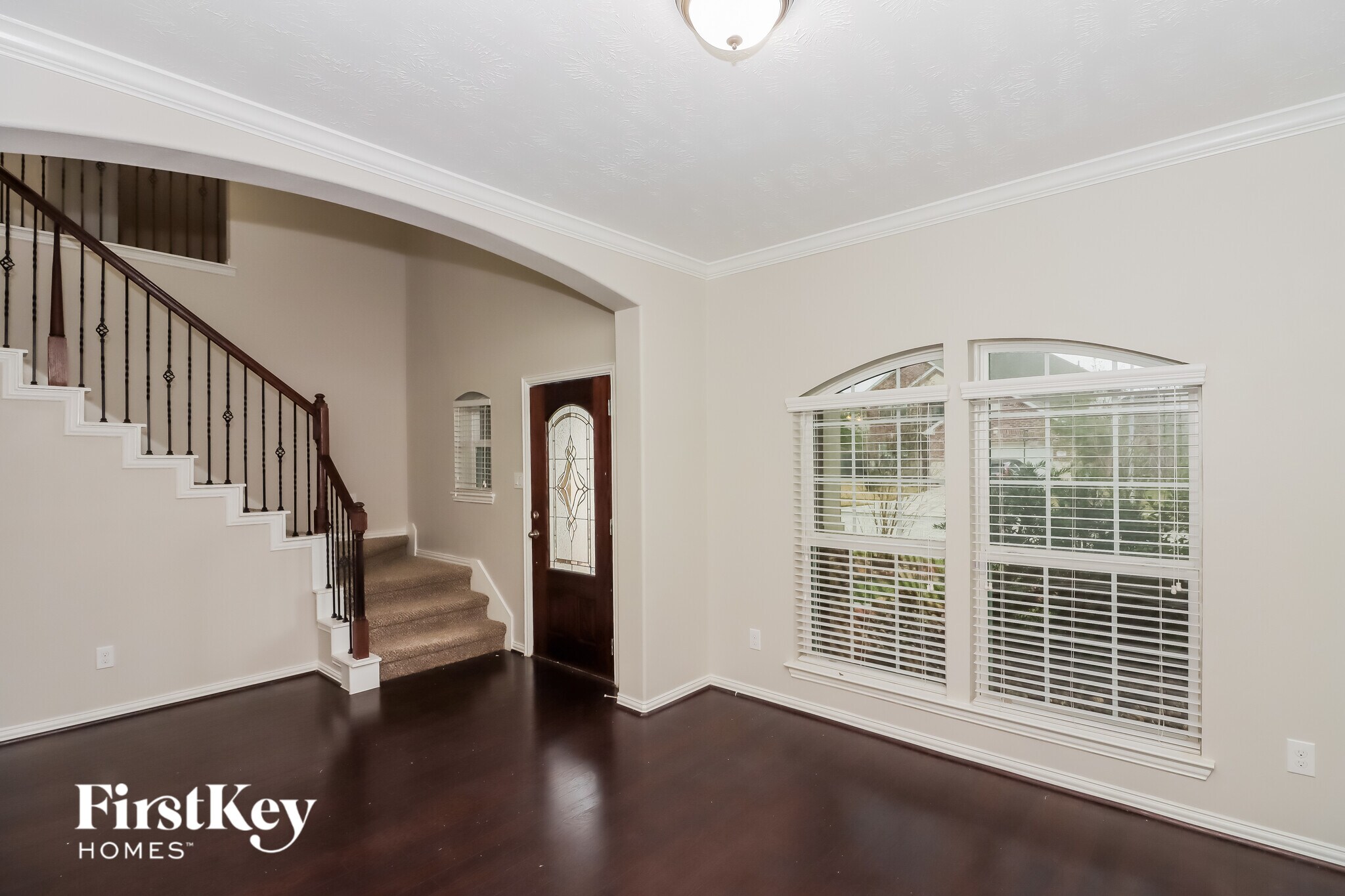 Building Photo - 219 Chestnut St