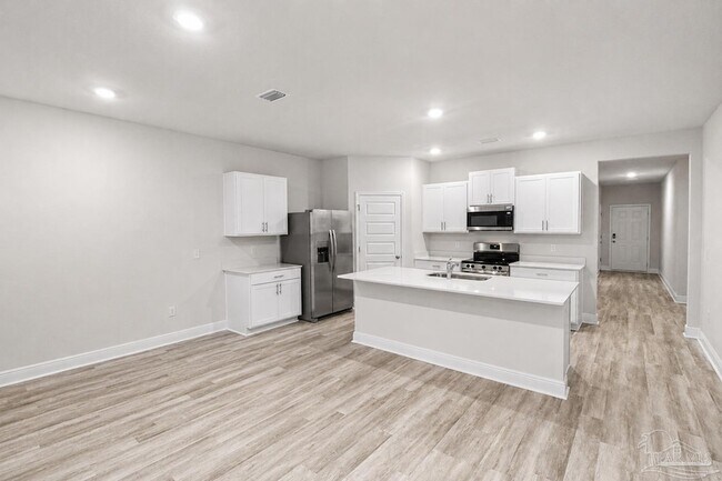 Building Photo - 530 Bridle Way