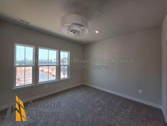 Building Photo - 2928 Maisel St