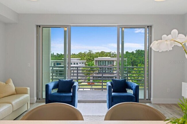 Building Photo - 1709 N Tamiami Trail