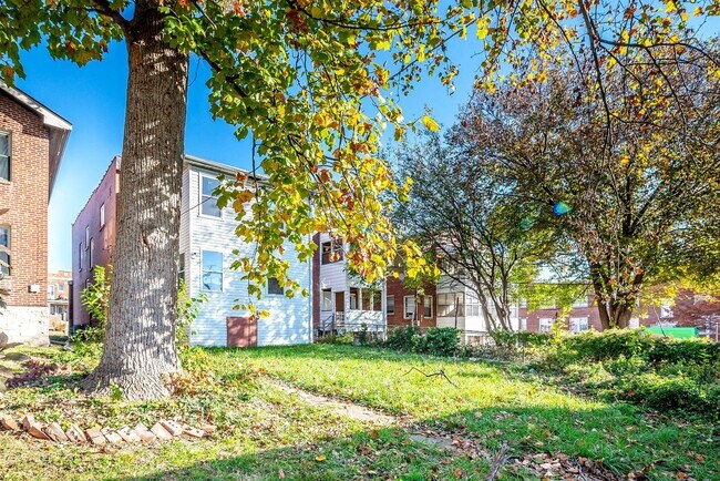 Building Photo - 3754 Dunnica Ave