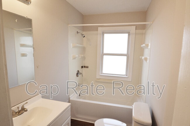 Building Photo - 616 S Ogden Ave