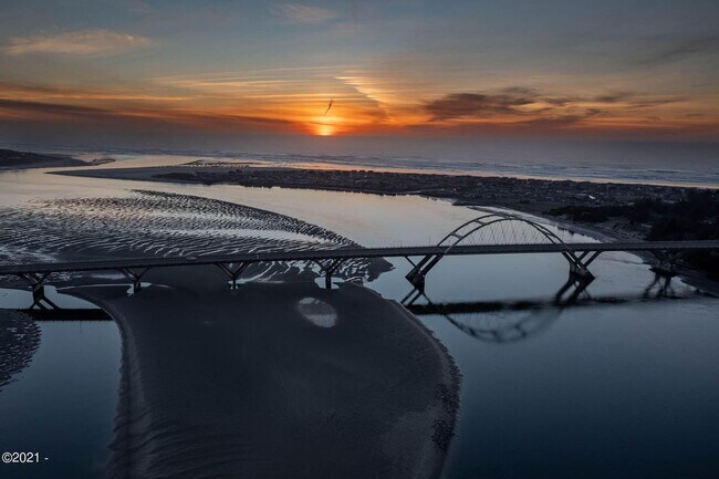 Building Photo - 1051/A/