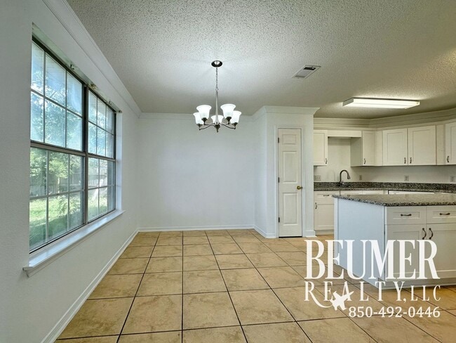 Building Photo - Fantastic Located Home Near NAS for Rent