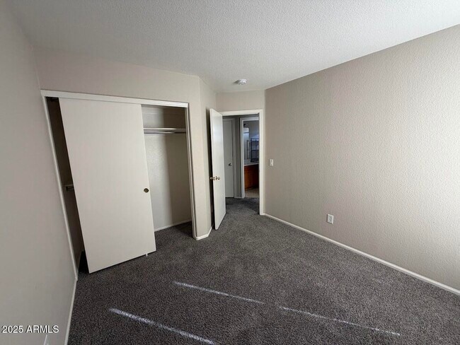 Building Photo - 16567 W Latham St