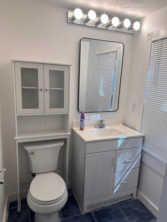 Building Photo - 39 Raymond St