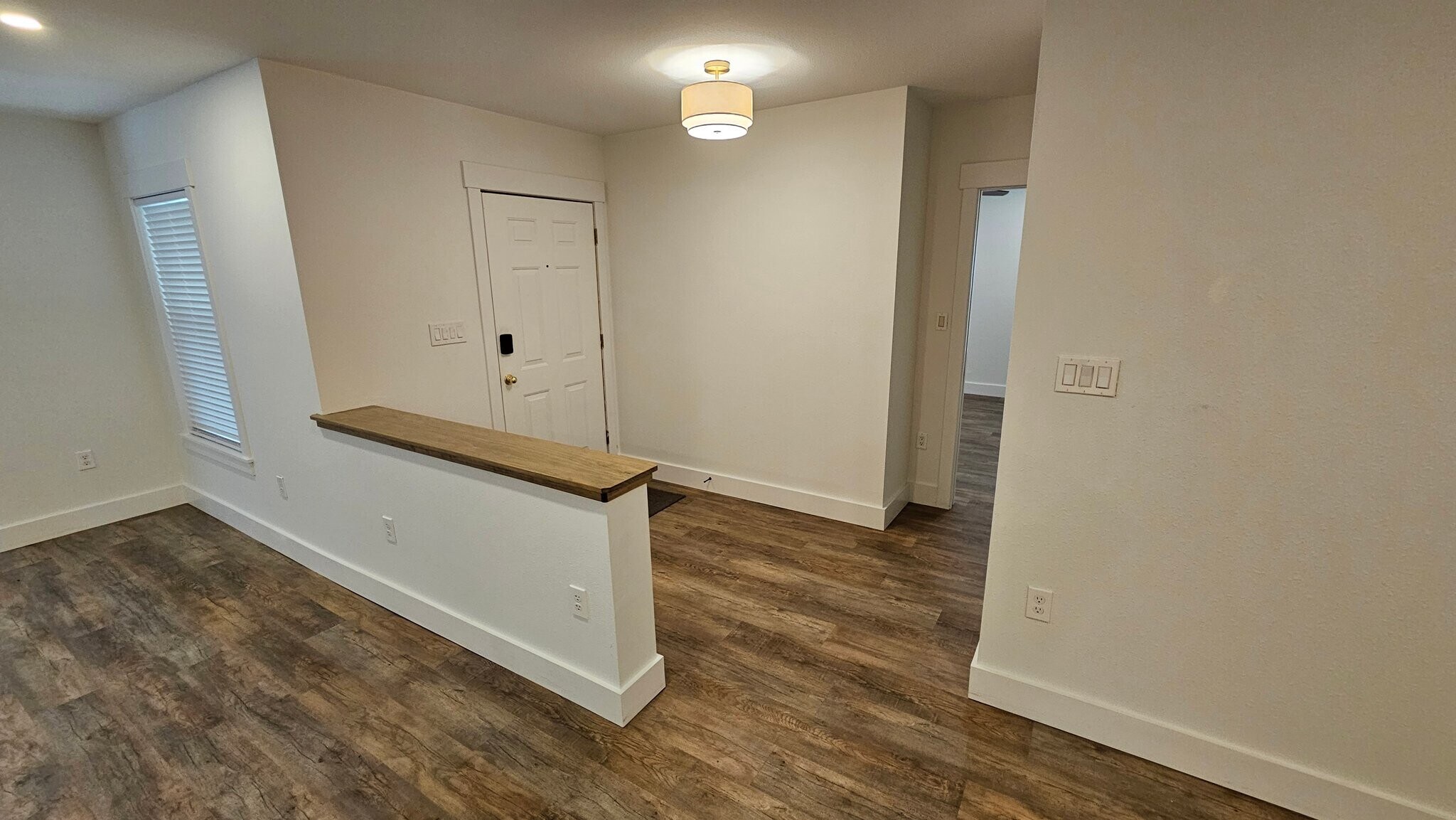Building Photo - 219 Edgevale Dr
