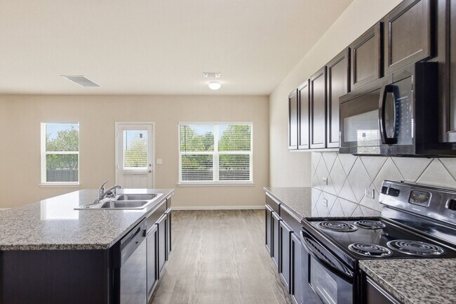 Building Photo - 12013 Waterford Run Way