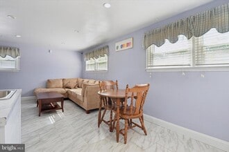 Building Photo - 318 Ashbourne Rd