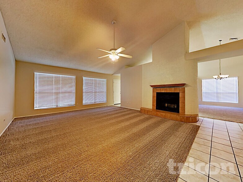 Building Photo - 7127 W McRae Way