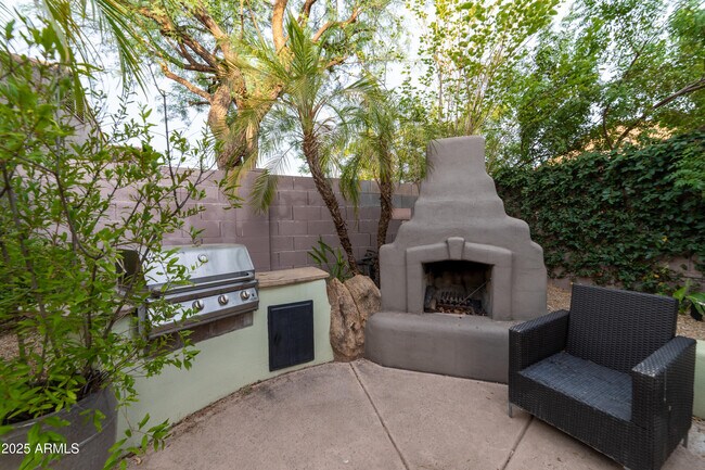 Building Photo - 7625 E Sands Dr