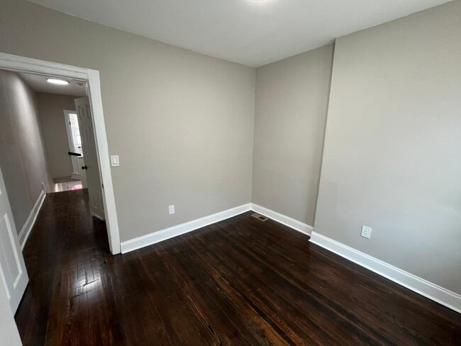 Building Photo - 2314 S 66th St