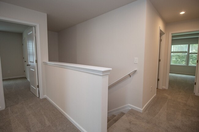 Building Photo - Spacious 4-Bedroom Home - Convenient to Fo...