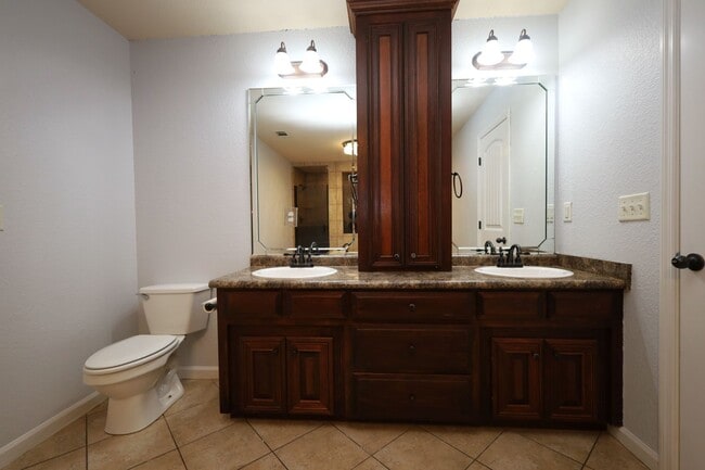 Building Photo - 124 Mill Pond Pl