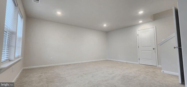 Building Photo - 64 Sister's Farmstead Rd