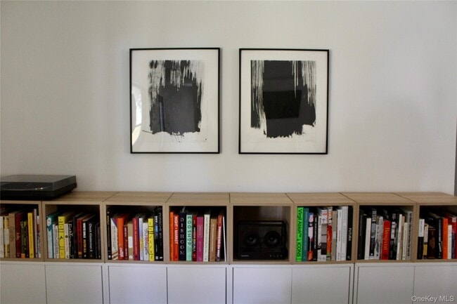 Building Photo - 3 Spruce Hl