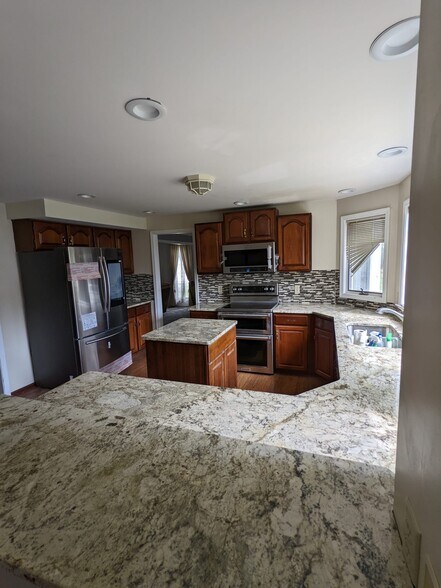 Building Photo - 19 Sandhollow Ct