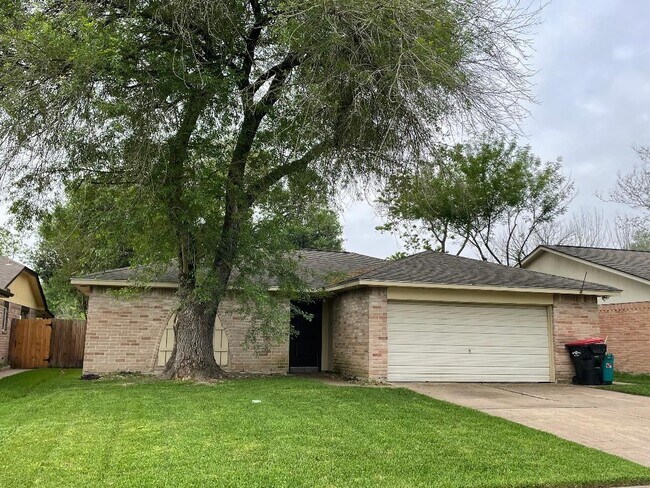 Building Photo - 10011 Appleridge Dr