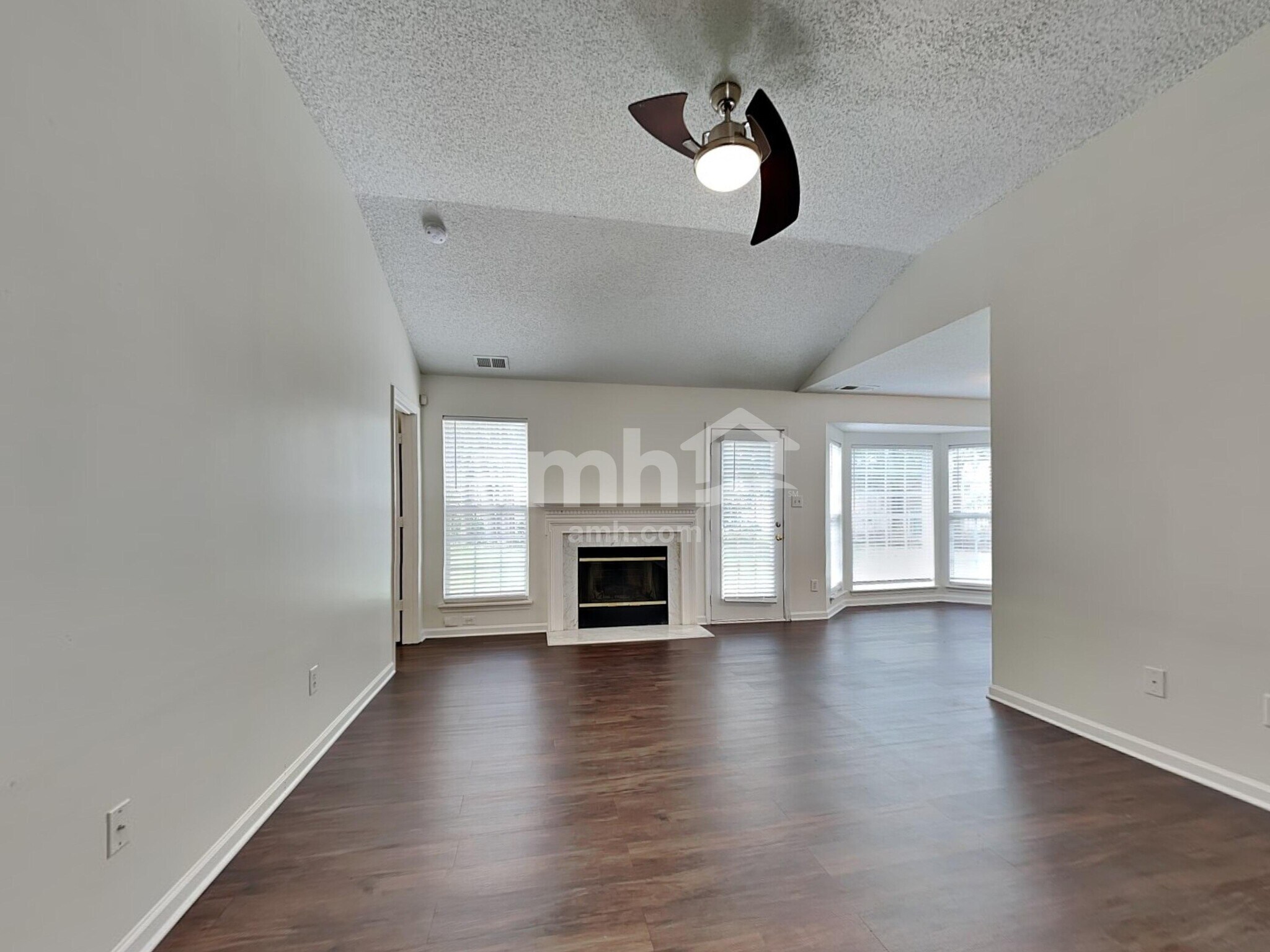 Building Photo - 3923 Cedar Hill Dr
