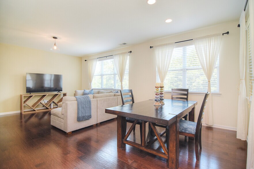Building Photo - 408 Sweet Shrub Ct NW