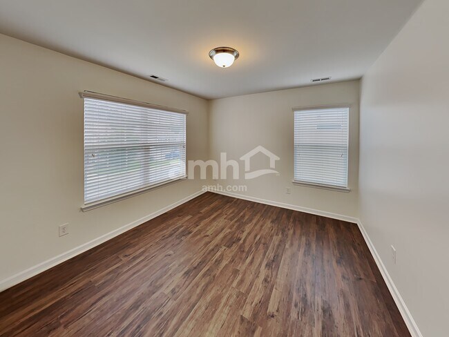Building Photo - 10604 Shanon Darby Lane