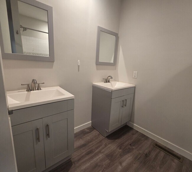 Building Photo - Desirable South Whitehall Township Townhome