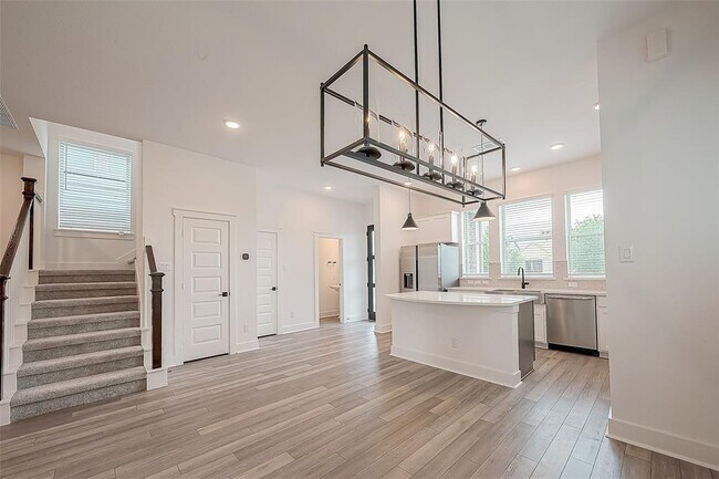 Building Photo - 15123 Parkland Canyon Dr