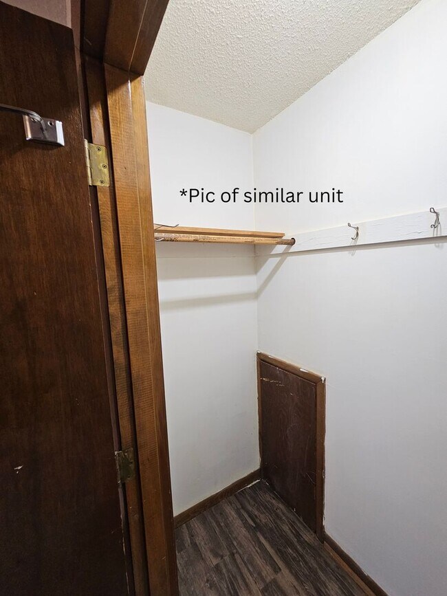 Building Photo - 1BR/1BA East Campus - Short Distance to Campus!!