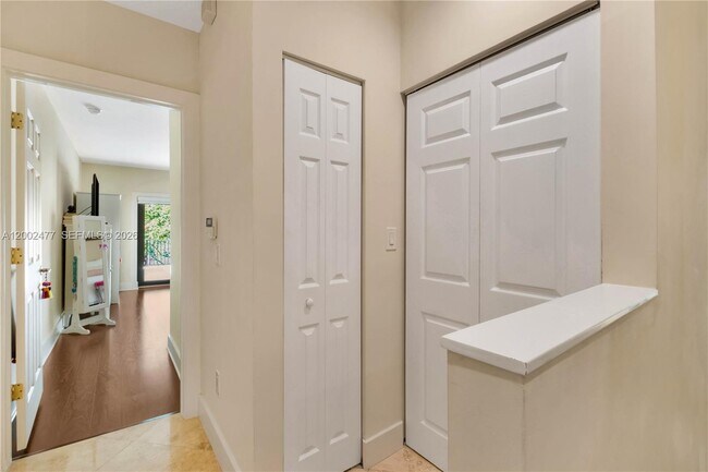 Building Photo - 3141 Day Ave