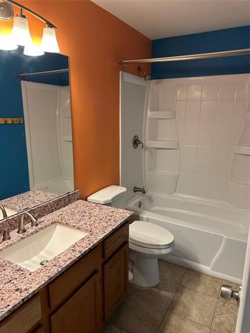 Building Photo - 2305 Treyburn Ct