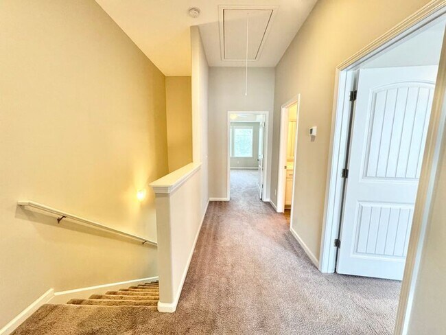 Building Photo - The Commons Community of Richmond Hill