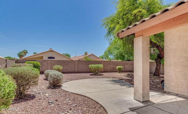 Building Photo - 1381 S Yucca Pl