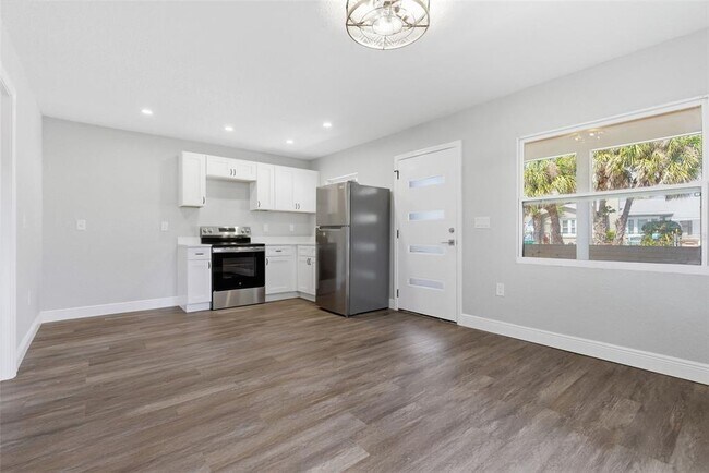 Building Photo - 113 145th Ave