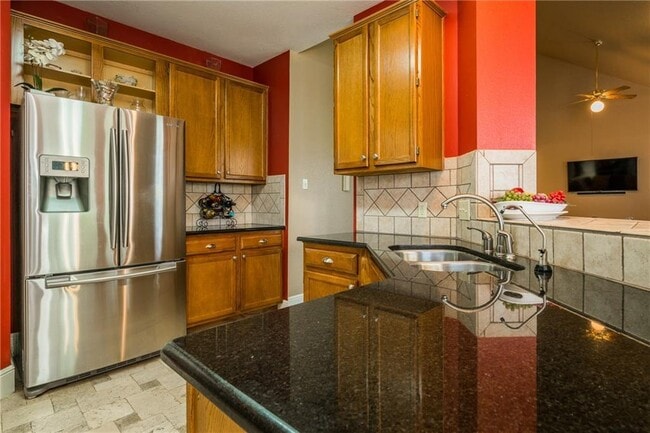 Building Photo - 15713 Monona Cove