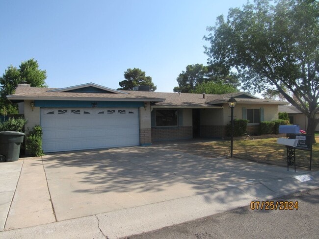 Primary Photo - 3 bedroom 2 bathroom 2 car garage