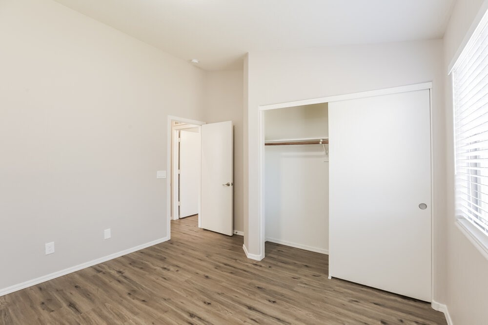 Building Photo - 5158 W Vista Ave