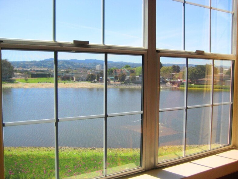 Building Photo - 720 Promontory Point Ln