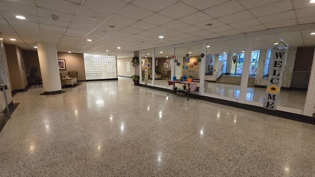 Building Photo - 2160 Center Ave