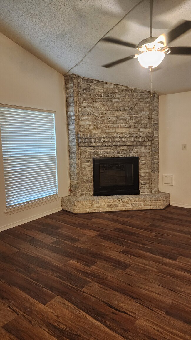 Building Photo - 3322 Crossman St