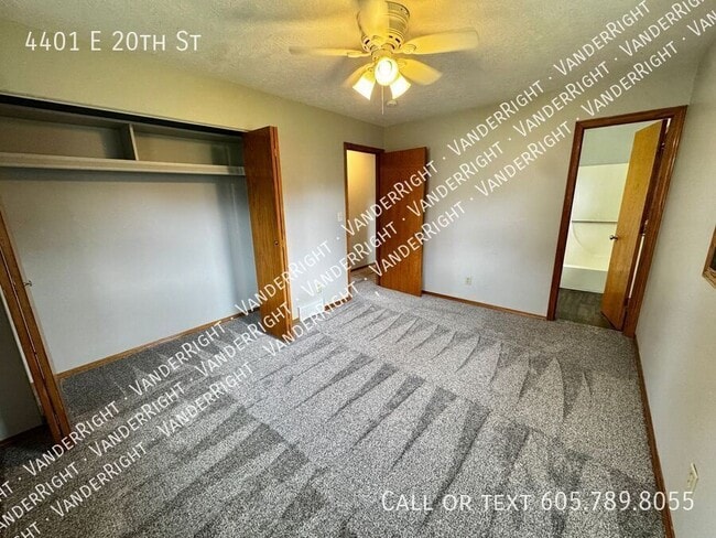 Building Photo - 4401 E 20th St