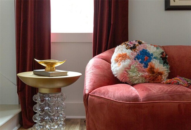 Building Photo - 724 Charles Allen Dr NE