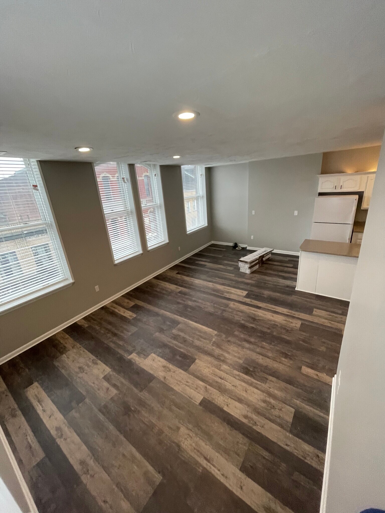 Building Photo - 1500 E Carson St