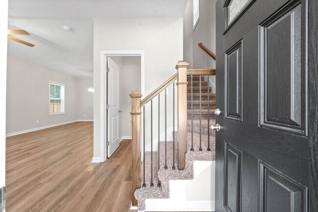 Building Photo - Beautiful 3 Bedroom Home For Rent Near Downtown Clarksville!