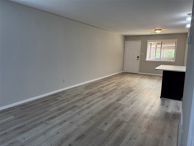 Building Photo - 6107 Snug Harbor Blvd