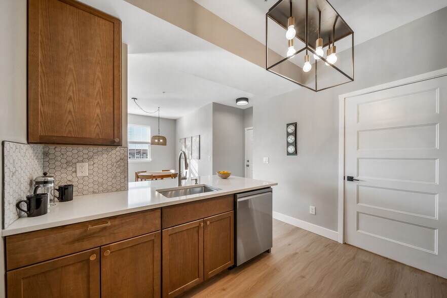 Building Photo - 12858 Ironstone Way