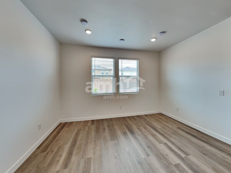 Building Photo - 7417 S Paseo Monte de Oro