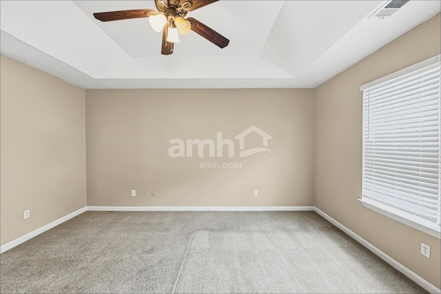 Building Photo - 4101 S Fork Dr