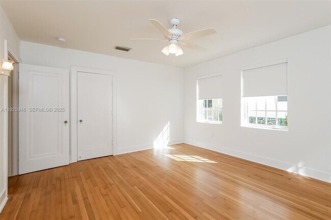 Building Photo - 1916 Ferdinand St