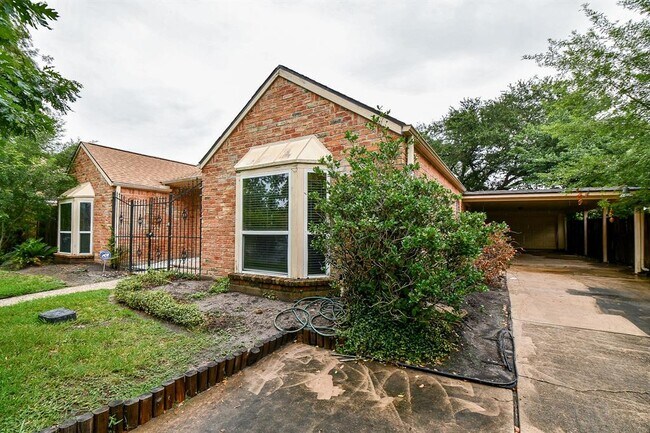 Building Photo - 11103 Pembridge Dr