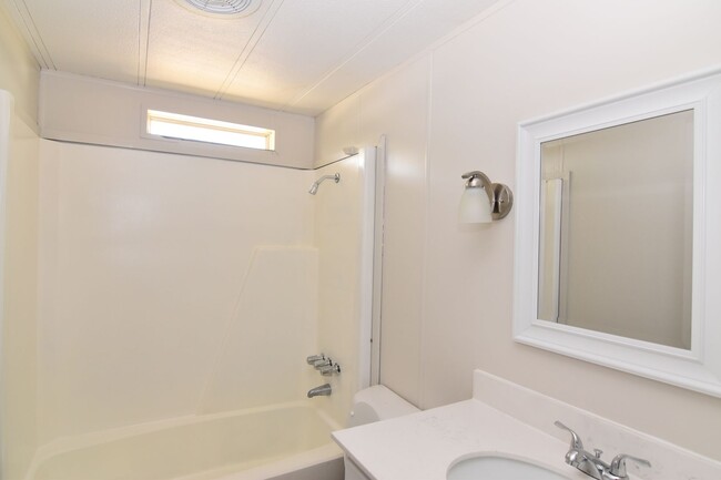 Building Photo - Spacious & Updated Double-Wide Home on a L...